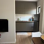 Emmas Place- Modern Por Miqesor Ne Qender Te Elbasanit Апартаменты Эльбасан