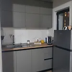 Emmas Place- Modern Por Miqesor Ne Qender Te Elbasanit Апартаменты Эльбасан