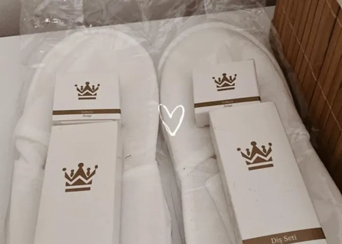 Emmas Place- Modern Por Miqesor Ne Qender Te Elbasanit