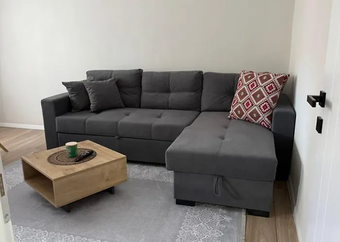 Emmas Place- Modern Por Miqesor Ne Qender Te Elbasanit Lejlighed *