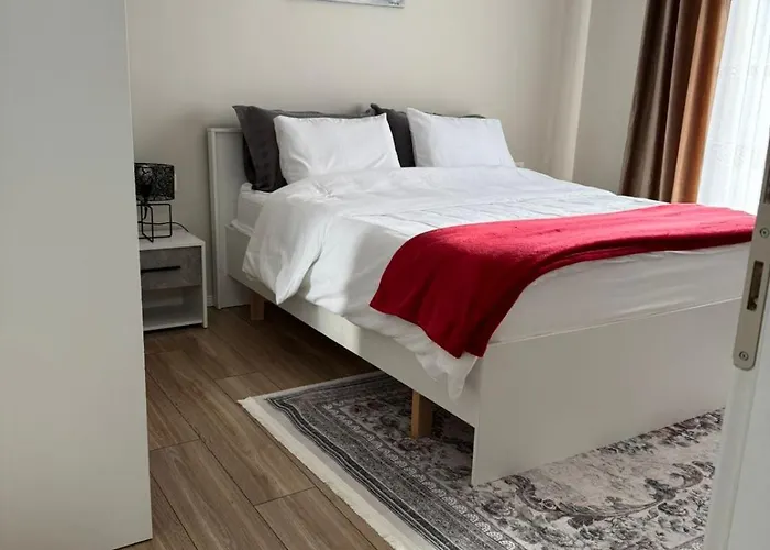 Emmas Place- Modern Por Miqesor Ne Qender Te Elbasanit *