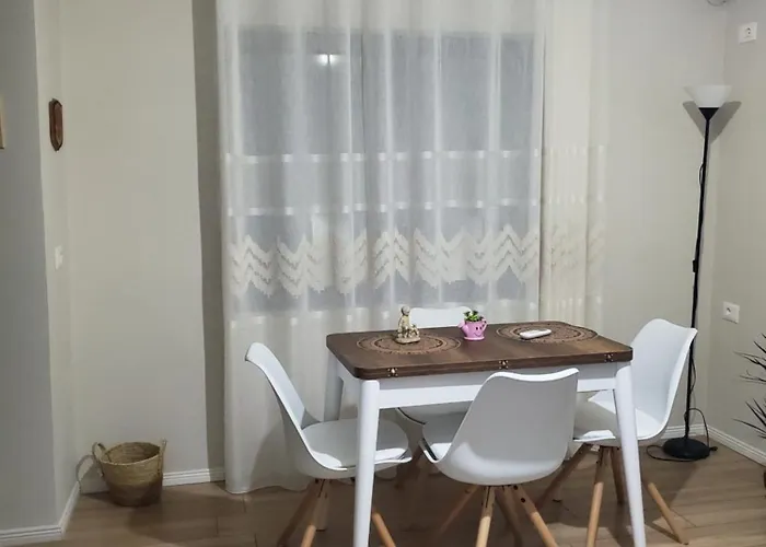 公寓 Emmas Place- Modern Por Miqesor Ne Qender Te Elbasanit 爱尔巴桑