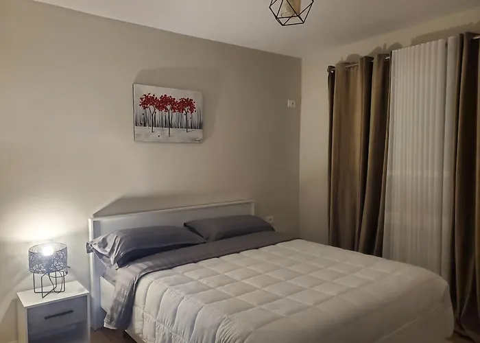 Emmas Place- Modern Por Miqesor Ne Qender Te Elbasanit *